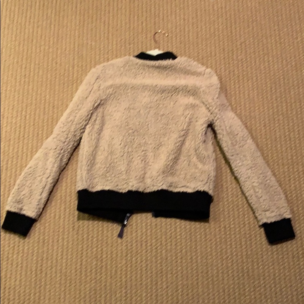 Fuzzy zip up jacket - Picture 3 of 3